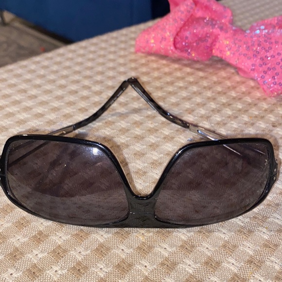 Burberry sunglasses - Picture 2 of 6